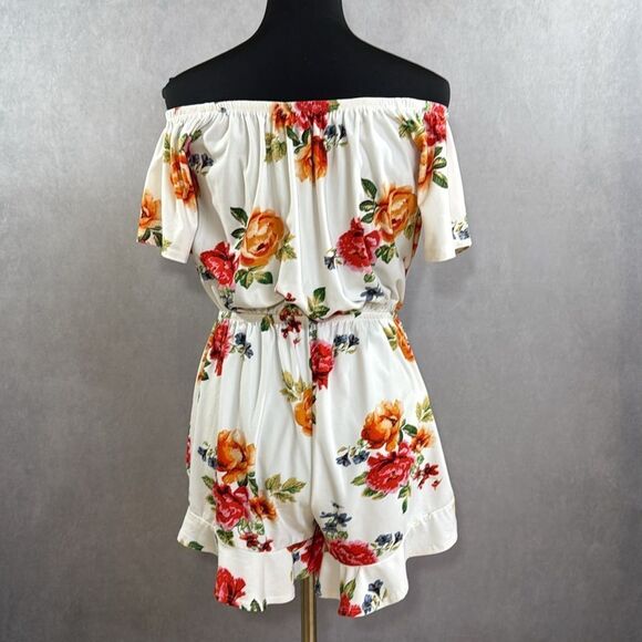 Off-Shoulder Floral Shorts Romper - Picture 6 of 6